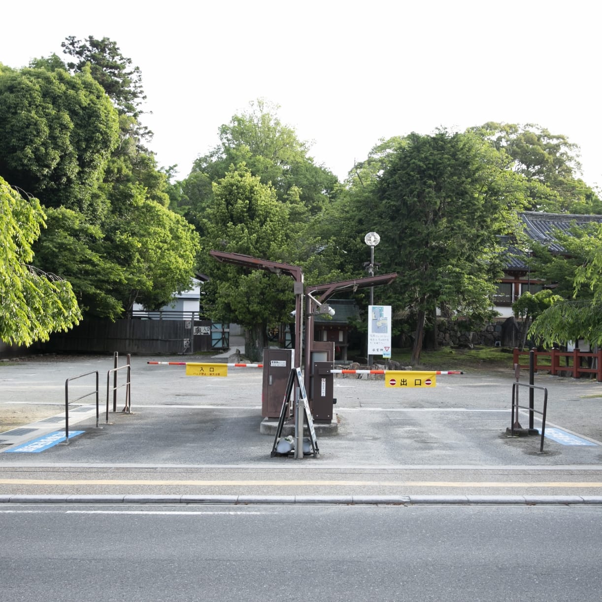 参拝者専用駐車場の写真